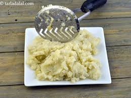 Cover the pot with a lid. How To Boil Potatoes In A Microwave Recipe Easy Way To Boil Aloo In Microwave