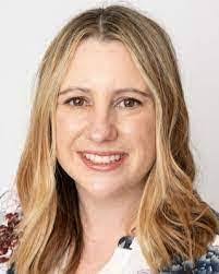 Lyn Whitcomb's Instagram, Twitter & Facebook