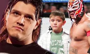 Luchando por la paternidad: La Historia de Dominik Mysterio, Rey Mysterio y  Eddie Guerrero