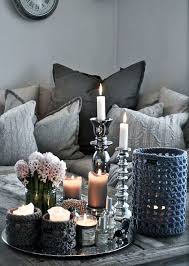 Wohnzimmer tischdeko suchergebnis auf amazon de für wohnzimmer deko gomaihe 30 stück pampasgras getrocknet deko trockenblumen bodenvase getrocknete blumen 60cm kunstblumen boho. Kerzen Dekoideen Fuer Mehr Romantik In Den Kalten Wintertagen Kerzen Deko In Grau Freshouse
