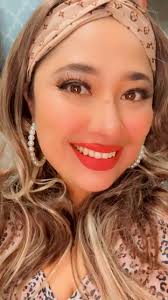 Miriam Esther M Cruz was live.