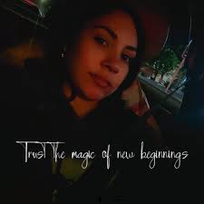 dat mom that bring snacks for the players hehe I luv it here 🙃💌  #easykidssnacksrecieps #easykidssnackideas #pizzasliders