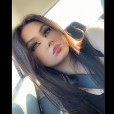 Isabella Larson's Instagram, Twitter & Facebook