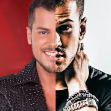 David carreira nasceu em dourdan, uma comuna francesa do departamento essonne, na região ilha de frança, em frança. Davidmickaelcarreira Carreirasss Twitter