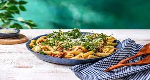 Italienischer Pastasalat Mit Mini Mozzarella Rezept Hellofresh Rezept Rezepte Pasta Salat Lebensmittel Essen