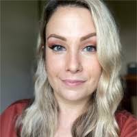 Laura Nahrstedt's Instagram, Twitter & Facebook