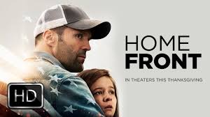 Homefront, ailesini küçük bir kasabaya taşıyan ve ailesi ve bölge halkı uyuşturucu kaçakçılarından etkilenince emekliliğinden vazgeçen bir dea ajanını anlatıyor. Homefront Official Trailer Youtube