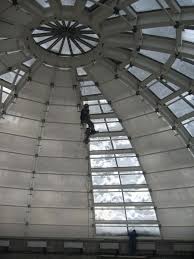 Beschattung von oberlichtern mit einem plafond plissee. Horizontal Markise Oberlichter Pyramiden Terrassendacher Lichtbander