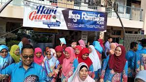 Pada tahun 1943 hingga 1948, sekolah ini ditadbir oleh pihak swasta dan mempunyai peringkat sekolah. Majlis Sambutan Hari Sekolah Menengah Tunku Abdul Rahman Facebook