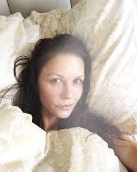 Filistin asıllı amerikalı model bella hadid, i̇srail'in filistin'e yönelik saldırılarına tepki göstermeye devam ediyor. Nomakeup Die Stars Mal Ungeschminkt