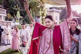 Ranveer Deepika Wedding Deepikapadukone Ranveersingh Deepveer Deepveerwedding Bollywood Wedding Mehendi Outfits Deepika Ranveer