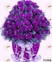 Scorri la nostra raccolta e scegli l'immagine per augurare il buongiorno per tutto il giorno a chi vuoi tu. Gif Di Rose Bellissimi Mazzi Di Colori Diversi 60 Immagini Animate Beautiful Flower Arrangements Flower Arrangements Ornament Wreath