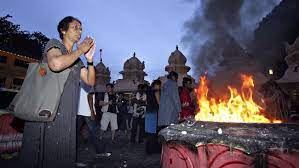 Sehingga agama hindu merupakan agama yang tertua didunia. Penyerbuan Kuil Hindu Di Malaysia Belasan Orang Terluka
