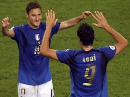 Totti es un diablo con el balón cosido al pie. World Cup 2010 I Will Play In South Africa If Italy Call Me Up Francesco Totti Goal Com
