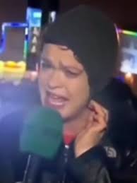 Leo González (@leogonzall)'s video of kevin mackenzie in rain