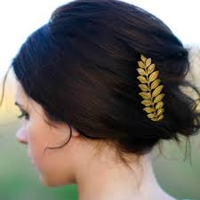 Check the collection named 12 easy christmas hairstyles to wear in 2020| hairstyles for christmas. 5 Easy Christmas Hairstyles Anyone Can Pull Off Stylecaster