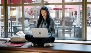 Über die buttons findest du für deine klasse die möglichkeit material runterzuladen, bearbeitetes material hochzuladen und am videounterricht mit deiner klasse teilzunehmen. Homeschooling Mit Windows 10 Tipps Tricks Fur Den Unterricht Von Zuhause News Center Microsoft