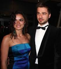 Özge özpirinçci ile burak yamantürk'ün tatar ramazandaki aşkı gerçek oldu. Turkiye Ozge Ozpirincci Yi Yalniz Birakmadi