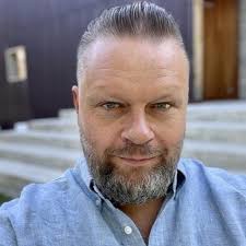 Q&A: Abercrombie & Fitch MD Scott Clarke-Bryan talks Oxford Street, being  cool again and global growth opportunities