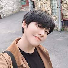 Cute Korean Boy Hairstyles With Bangs Google Search Korean Boy Hairstyle Boy Hairstyles Hairstyles With Bangs
