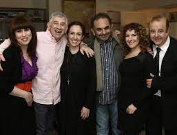 Check spelling or type a new query. To 50 50 Epistrefei H Fwtografia Kai To Dhmosio Mhnyma Toy Petroy Filippidh Fthis Gr