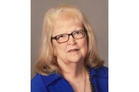 Carolyn Shearer's Instagram, Twitter & Facebook