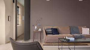 Rumah kayu modern dengan warna dan kursi berwarna merah dengan desain yang nyaman sangat cocok dipadukan dengan konsep ruang. 8 Kombinasi Warna Cat Ruang Tamu Minimalis Terbaik