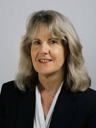 Robin Wakefield's Instagram, Twitter & Facebook