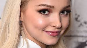 See more of dove cameron on facebook. Merkwurdige Dinge Uber Dove Camerons Beziehung News24viral