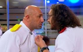 Cff dumitrescu, nn venkatesan, p laurent, b richardson. Urlete Si Imbranceli Intre Dumitrescu Si ScÄƒrlÄƒtescu La Chefi La CuÅ£ite Nu Mai Vorbesc Cu El Video