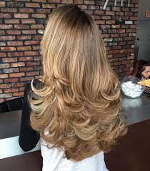 When you are looking for the look that is really sassy and also glamorous what you could do is incorporate flip hairstyles with the waves and that is by firstly adding the waves the normal way. Flip Hairstyles For Long Hair Kumpulan Soal Pelajaran 7