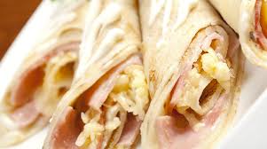 Nel frattempo coppate tutte le crepes in modo che abbiano lo stesso diametro dello stampo (15 cm). Crepes Prosciutto E Fontina Con Il Bimby Unadonna
