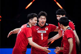 【写真】日本代表に選出された選手たち 2021年度男子日本代表登録メンバー（24人） ＜背番号／名前（所属）／身長／ポジション＞ ※表記はoh=アウトサイドヒッター op＝オポジット mb＝ミドルブロッカー s＝セッター l＝リベロ 1 清水邦広（パナソニック）／193cm／op 2 小野寺太志（jt広島）／201cm／mb 3 藤井直伸（東レ）／183cm／s 4 大竹壱青（パナソニック）／201cm／op 5 福澤達哉（パナソニック・パリバレー）／189cm／oh 6 山内晶大（パナソニック）／204cm／mb 8 柳田将洋（サントリー）／186cm／oh 9 深津英臣（パナソニック）／180cm／s 10 古賀太一郎（fc東京）／170cm／l 11 西田有志（ジェイテクト）／186cm／op 12 関田誠大（堺）／175cm／s 13 大宅真樹（サントリー）／178cm／s 14 石川祐希（パワーバレー・ミラノ）／191cm／oh ※主将 15 李 博（東レ）／193cm／mb 16 高橋健太郎（東レ）／201cm／mb 17 高梨健太（wd名古屋）／189cm／oh 18 富田将馬（東レ）／190cm／oh 19 大塚達宣（早稲田大3年）／194cm／oh 20 山本智大（堺）／171cm／l 21 高橋 藍（日本体大2年）／188cm／oh 22 福山汰一（ジェイテクト）／191cm／mb 23 佐藤駿一郎（東海大3年）／204cm／mb 24 小川智大（wd名古屋）／176cm／l 25 宮浦健人（ジェイテクト）／189cm／op ※高橋健太郎、高橋 藍の「高」ははしごだか スタッフ 監督 中垣内祐一（jva） コーチ ブラン・フィリップ（jva） コーチ 津曲勝利（サントリー） コーチ 長江祥司（堺） s&cコーチ アスレティックトレーナー 村島陽介（jva） メディカルトレーナー 島崎満夫（東レ女子） 理学療法士 アスレティックトレーナー 田中 寛（hero's conditioning） アナリスト 伊藤健士（jva） アナリスト 行武広貴（パナソニック） マネージャー 竹内淑恵（jva） B4bpdo3i7mglm