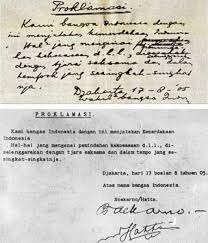 Teks atau naskah proklamasi klad adalah asli merupakan tulisan tangan sendiri oleh ir soekarno sebagai pencatat, dan adalah merupakan hasil gubahan (karangan. Teks Proklamasi Tulisan Bung Karno Dibuang Ke Keranjang Sampah Dan Pembacaan Tanpa Rekaman Halaman 1 Kompasiana Com