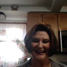 Tamara Hoelscher's Instagram, Twitter & Facebook