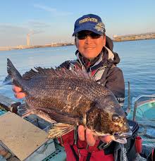 温排水ポイントで55cm年無し 流し方がキモ 三重県 霞一文字 Tsurinews