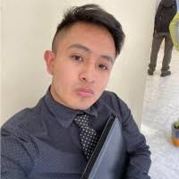 300+ perfiles de «Sandro»