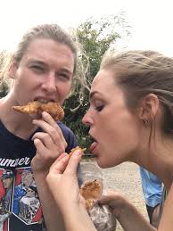 It's finger lick-diddly-ickin' good!"