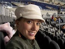 Sara Hopp's Instagram, Twitter & Facebook