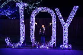 Snowflakes falling from the sky jesus as the light of the world (c) the brightness and joy of christmas traditionally, people would put candles on their christmas trees as a symbol of the light. The History And Meaning Of Christmas Lights