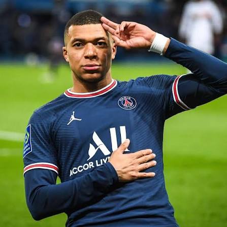 79'' 80' Argentina 🇦🇷 2 - 2 France 🇨🇵. Kylian Mbape scored twice in one  minute and thirty seconds. That's just brutal and incredible 😤.  #FIFAWorldCup2022. #eyeradioupdates.