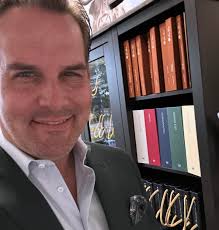 Houston Suit Guy (@houstonsuitguy) • Instagram photos and videos