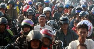 Berikut ini beberapa contoh gejala sosial yang terjadi di masyarakat diantaranya yaitu: Pengertian Masalah Sosial Bentuk Faktor Dampak Dan Contohnya Dosensosiologi Com