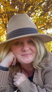 Tamara Ogletree's Instagram, Twitter & Facebook