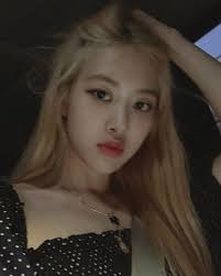 Along with jennie and lisa, even rosè has a dual personality. Blackpink Rose Instagram And Insta Story Update July 30 2019