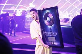 Duncan laurence y netta barzilai en eurovisión 2019. Jex3k8eohgytym