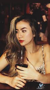 Gái xinh kể chuyện đang yên lành ở khu cách ly tập trung thì bất ngờ phải  chuyển đi ngay giữa đêm vì sốt, suy hô hấp