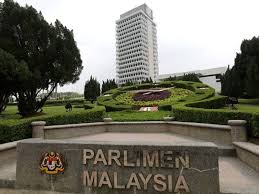 Di malaysia, ahli dewan undangan negeri atau adun ialah wakil yang dipilih oleh para pengundi sebuah kawasan pilihan raya negeri ke dewan undangan negeri. Tempoh Jawatan Senator Tiga Tahun Mencukupi