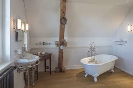 Landhausstil Badezimmer Traditionelle Bader Badezimmereinrichtung Badewanne