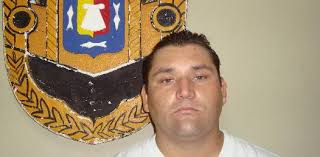 Lo agarraron con 20 bolsitas de coca